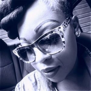 Meet your Posher, Ri re